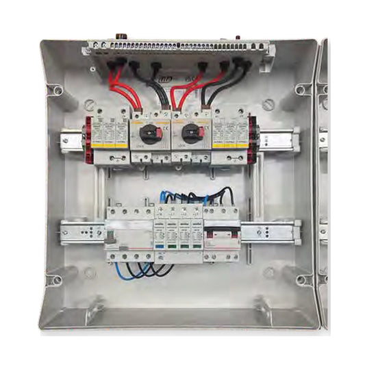 Vue intérieure coffret photovoltaïque DC AC MadEnR Legrand 1000V triphasé MP633241009MLG